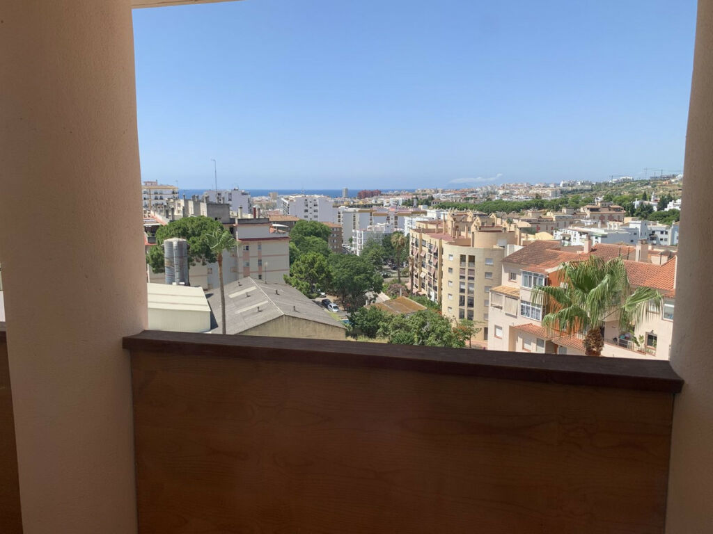 Middle Floor Apartment Estepona Málaga - image 13