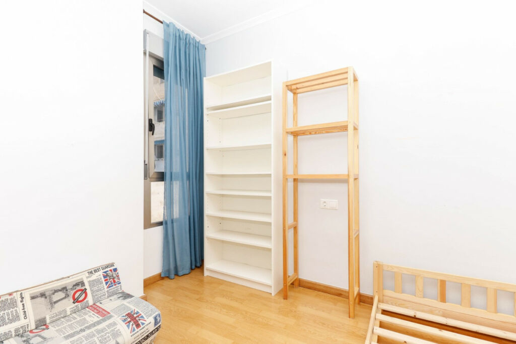 Middle Floor Apartment Torrevieja Alicante - image 13