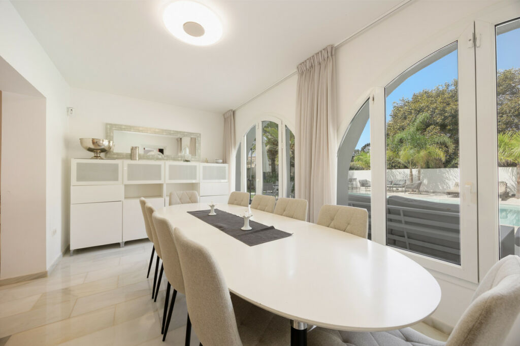 Detached Villa Costabella Málaga - image 13