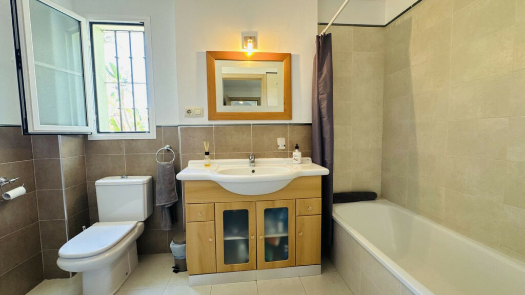 Ground Floor Apartment Miraflores Málaga - image 13
