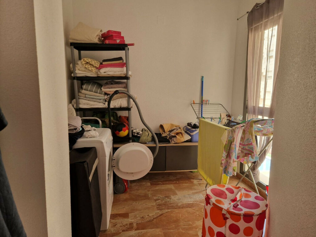Middle Floor Apartment Torrevieja Alicante - image 13