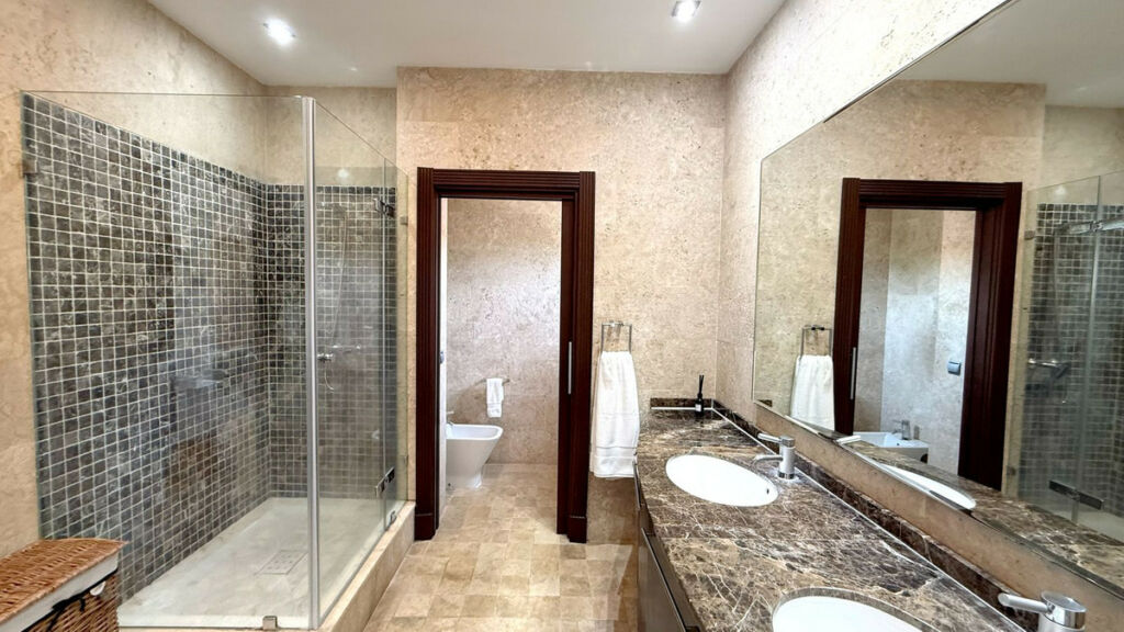 Detached Villa San Pedro de Alcántara Málaga - image 13