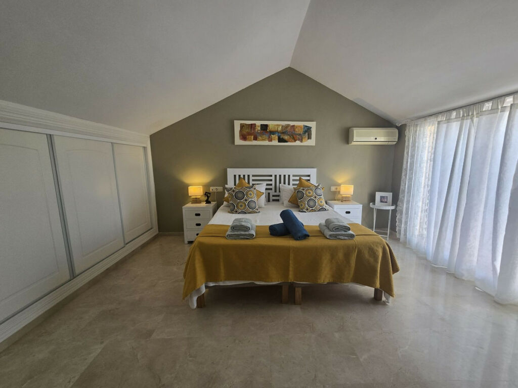 Penthouse Duplex Elviria Málaga - image 13