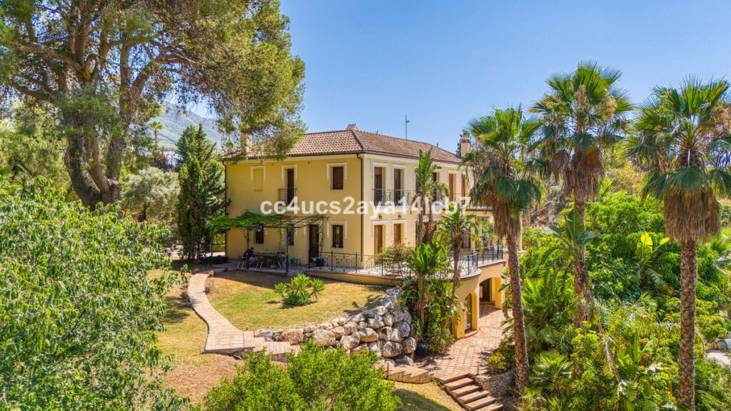 Detached Villa Alhaurín el Grande Málaga - image 13