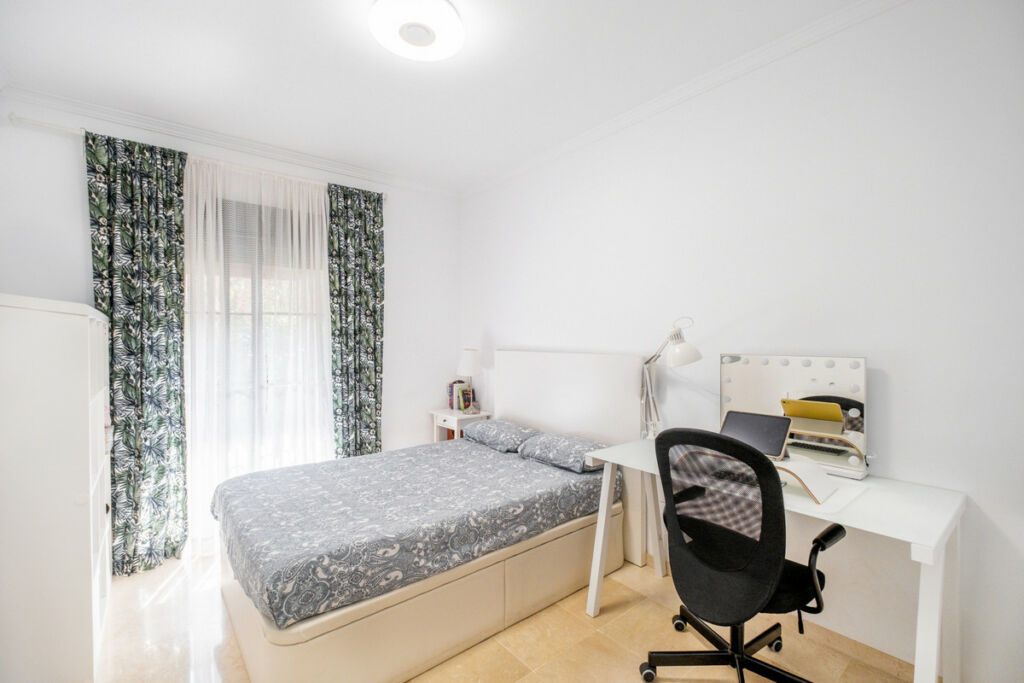 Townhouse Nagüeles Málaga - image 13