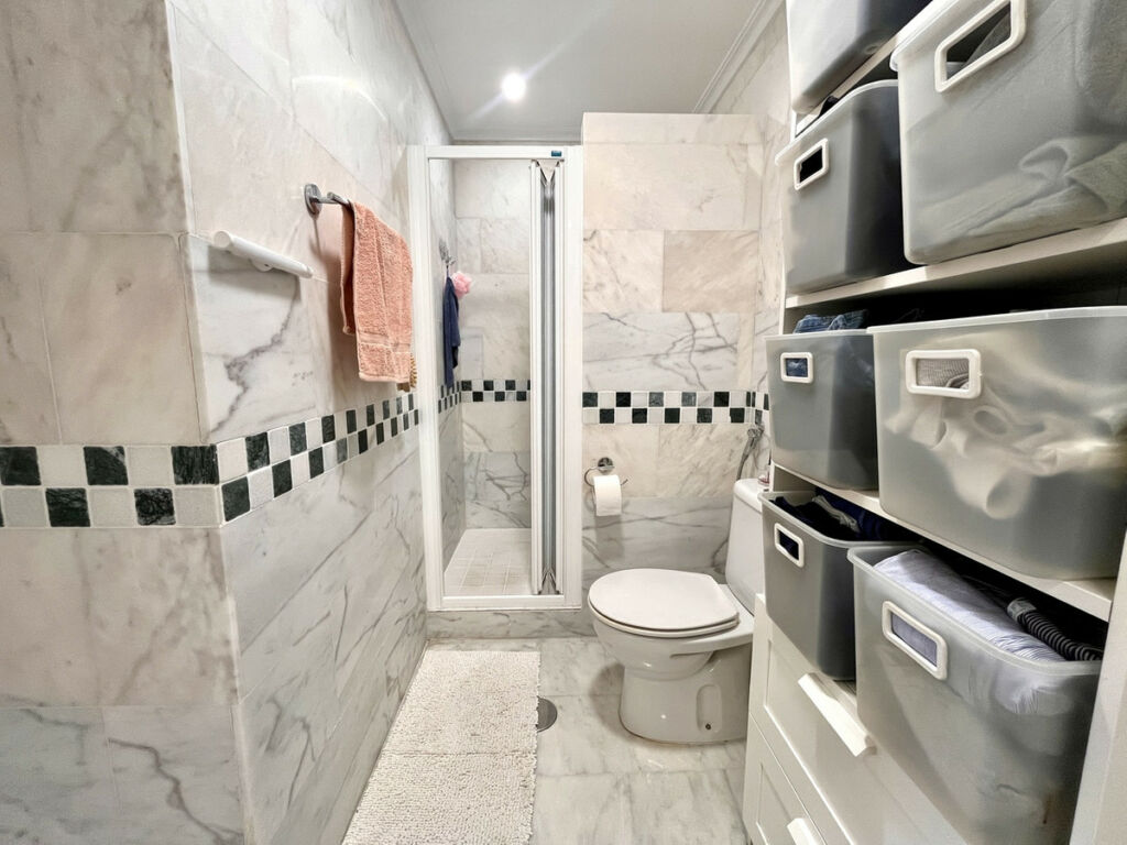 Middle Floor Apartment Villamartin Alicante - image 13