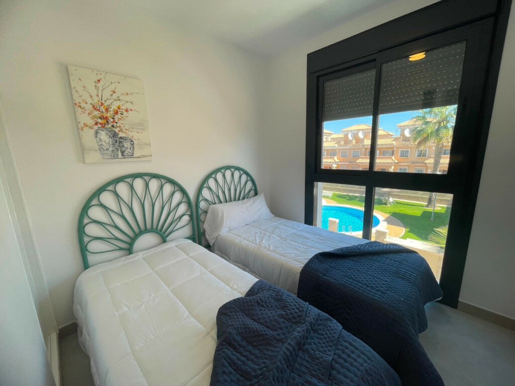 Middle Floor Apartment Villamartin Alicante - image 13