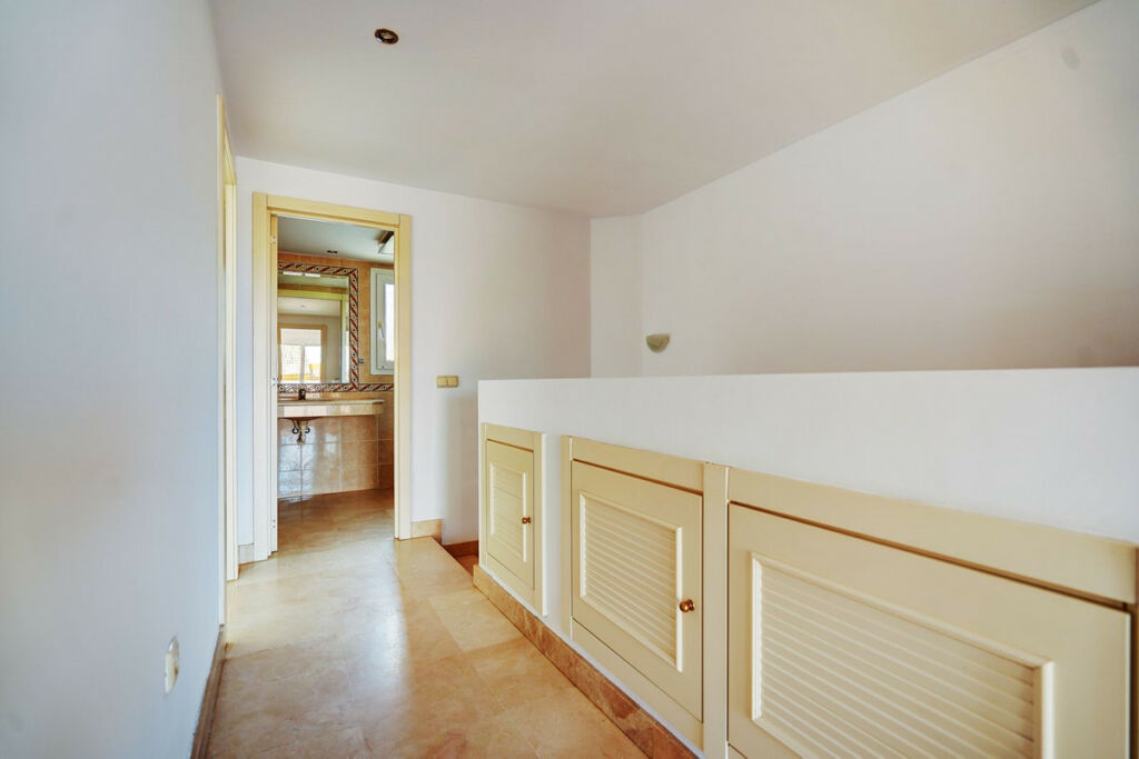 Semi-Detached House Riviera del Sol Málaga - image 13