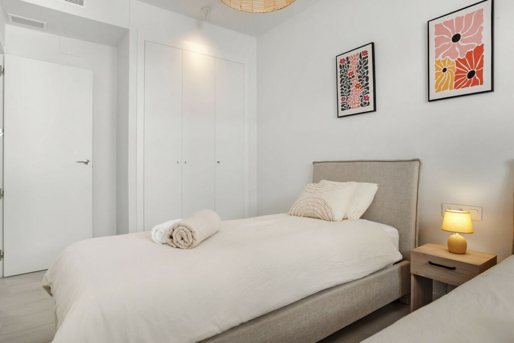 Middle Floor Apartment Estepona Málaga - image 13