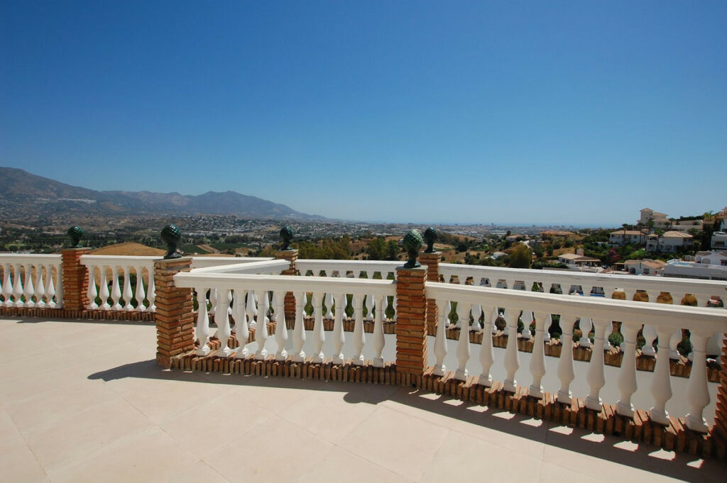 Detached Villa Cerros del Aguila Málaga - image 14