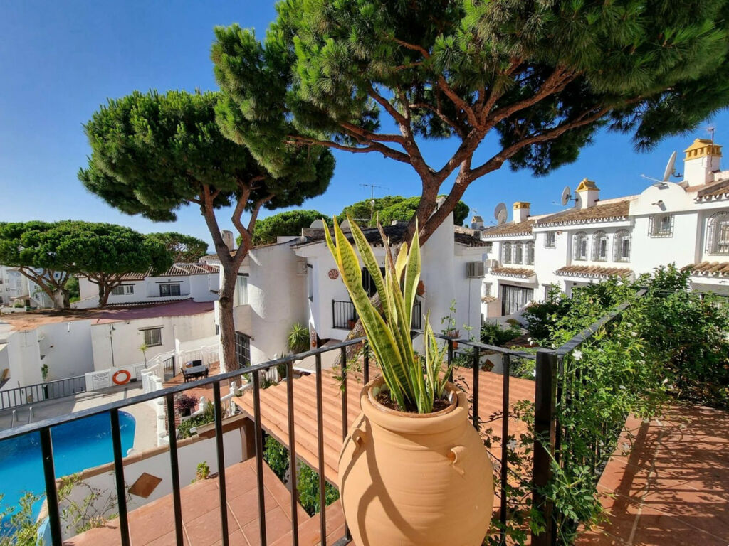 Semi-Detached House Calahonda Málaga - image 13