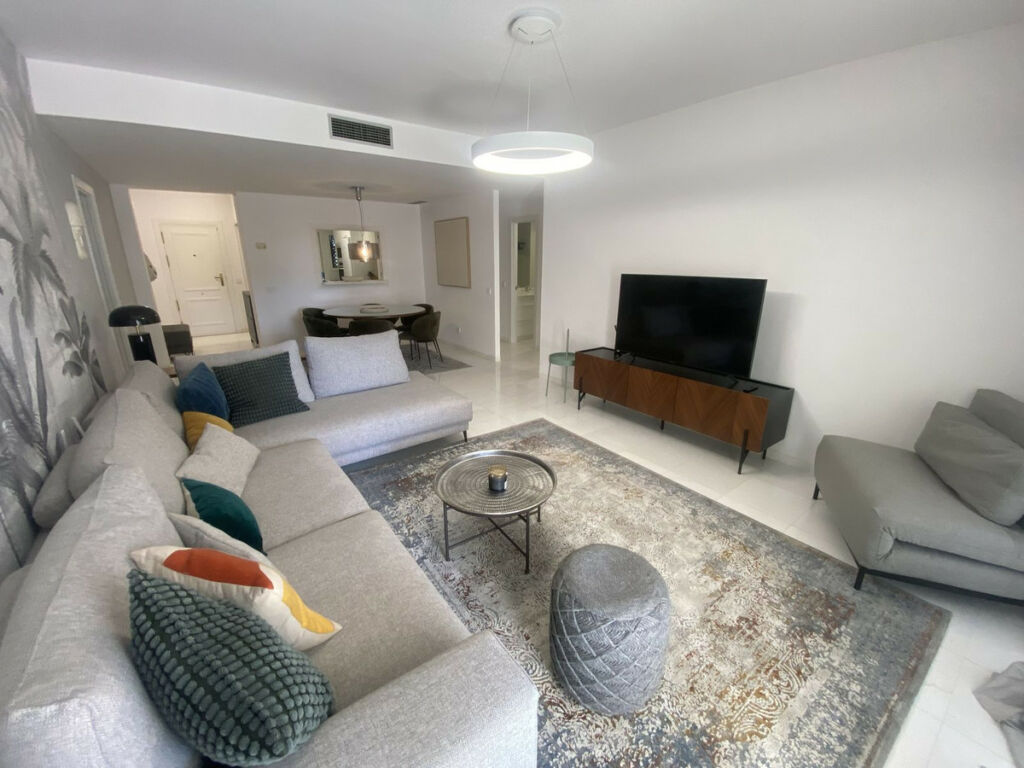 Middle Floor Apartment Puerto Banús Málaga - image 13