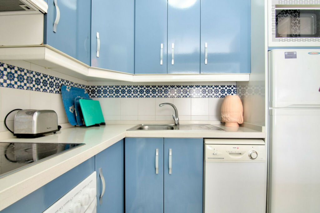 Middle Floor Apartment Fuengirola Málaga - image 13