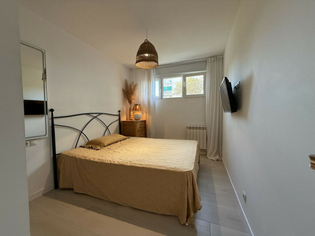 Middle Floor Apartment Estepona Málaga - image 13