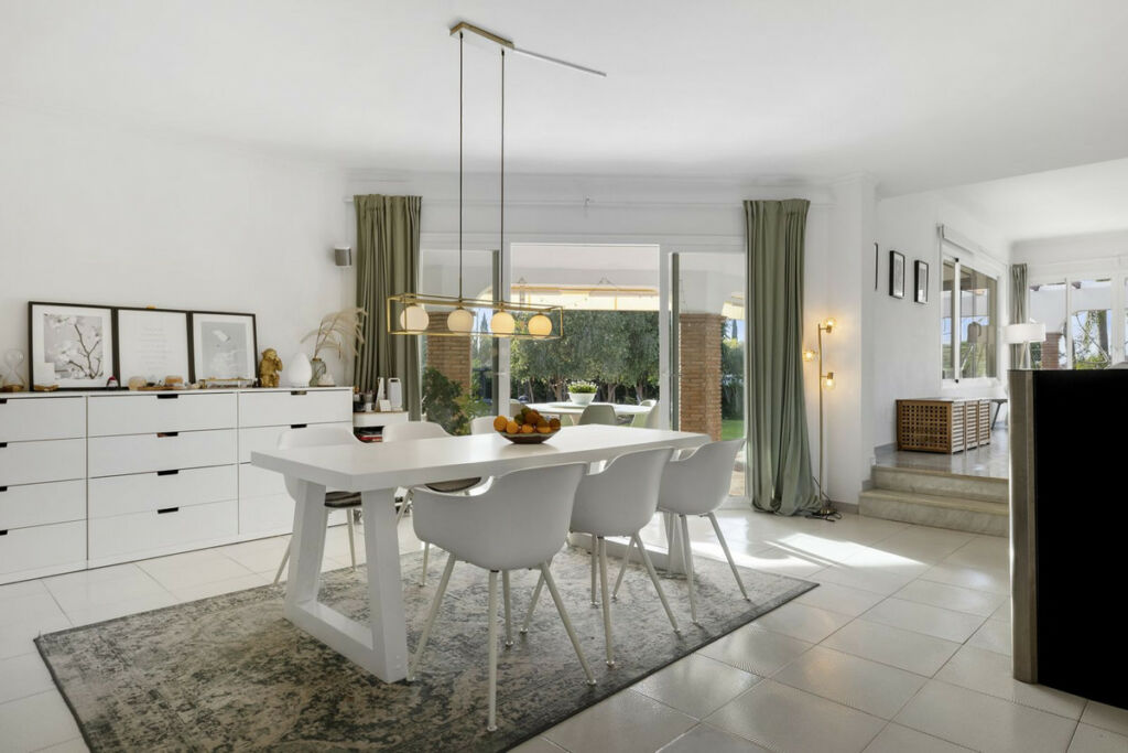 Detached Villa Alhaurín el Grande Málaga - image 13