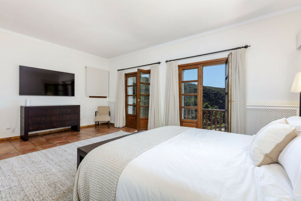 Detached Villa Benahavís Málaga - image 13