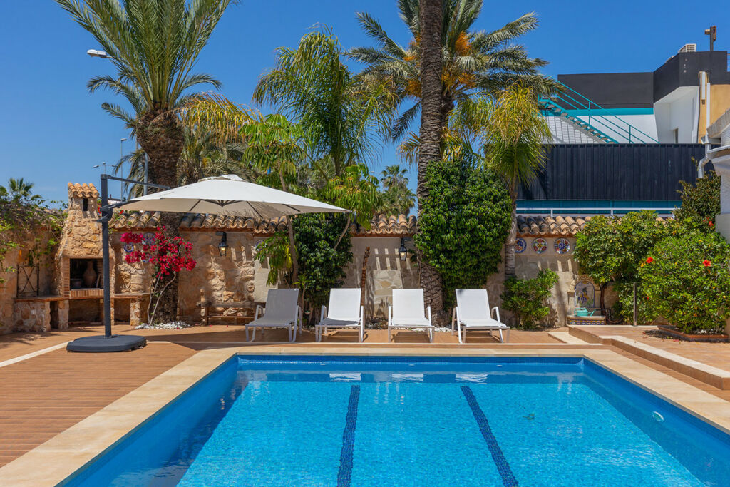 Detached Villa Punta Prima Alicante - image 13