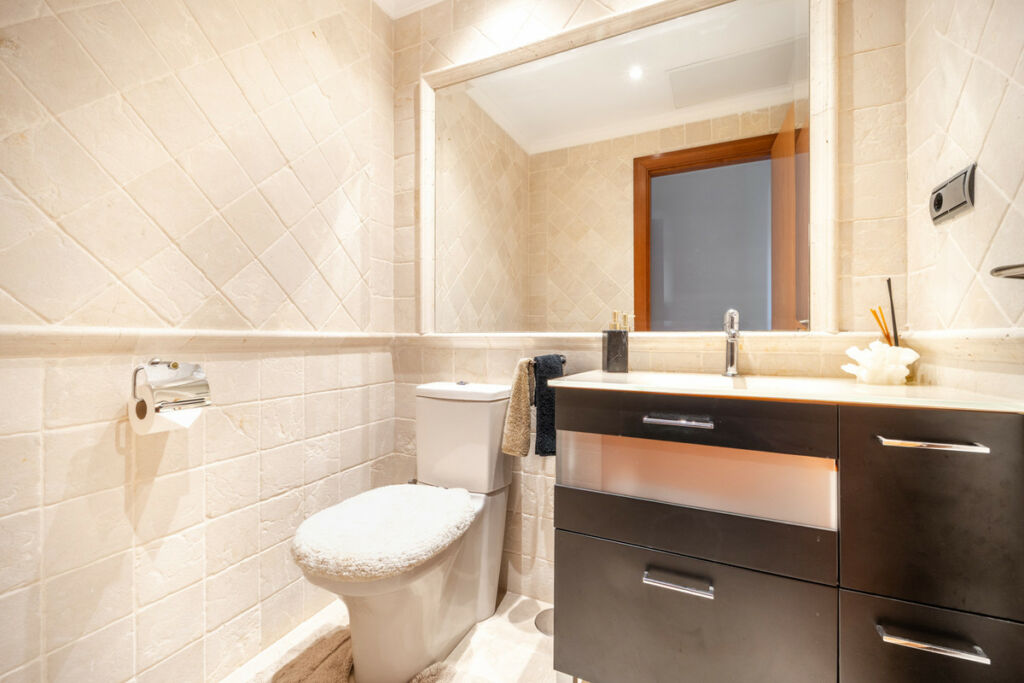 Middle Floor Apartment Puerto Banús Málaga - image 13