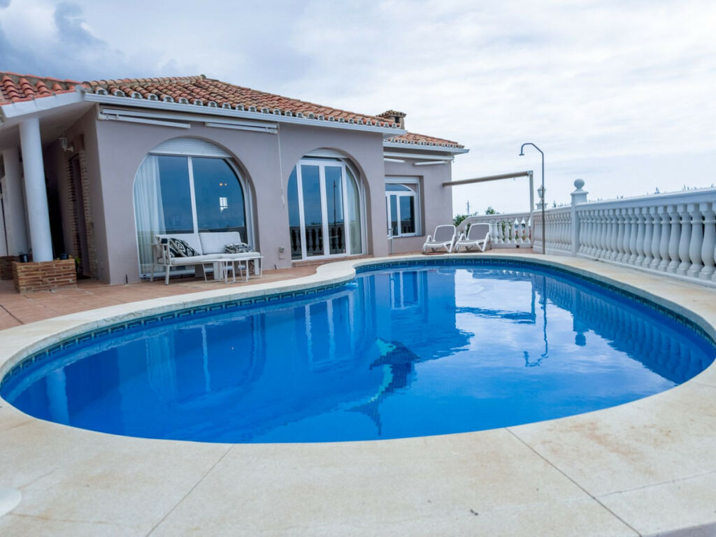 Detached Villa Torreblanca Málaga - image 13