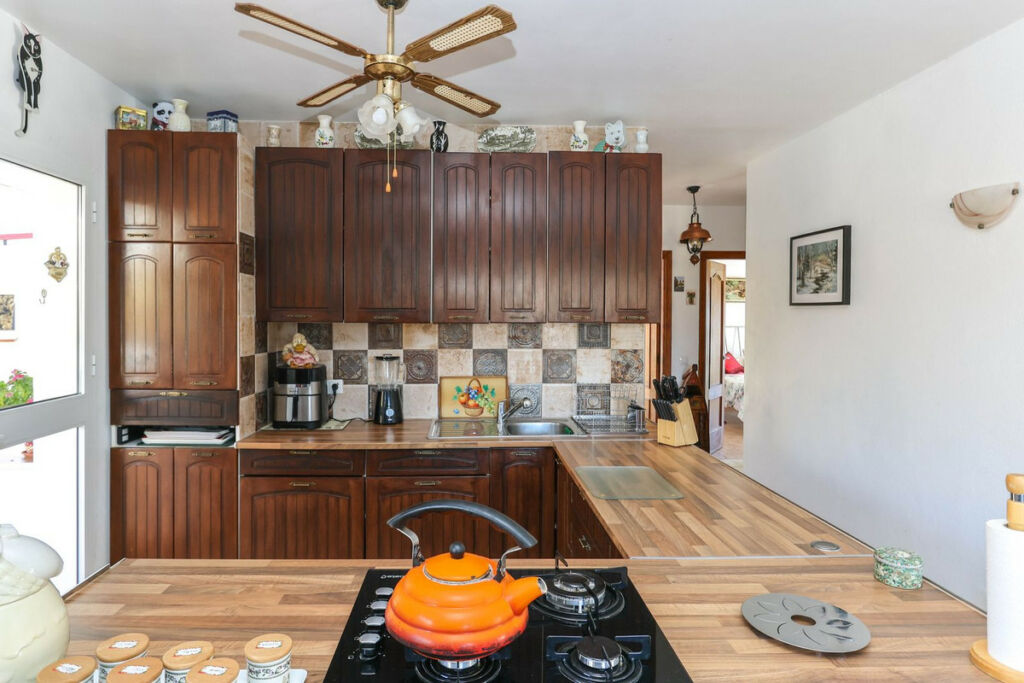 Detached Villa Tolox Málaga - image 13