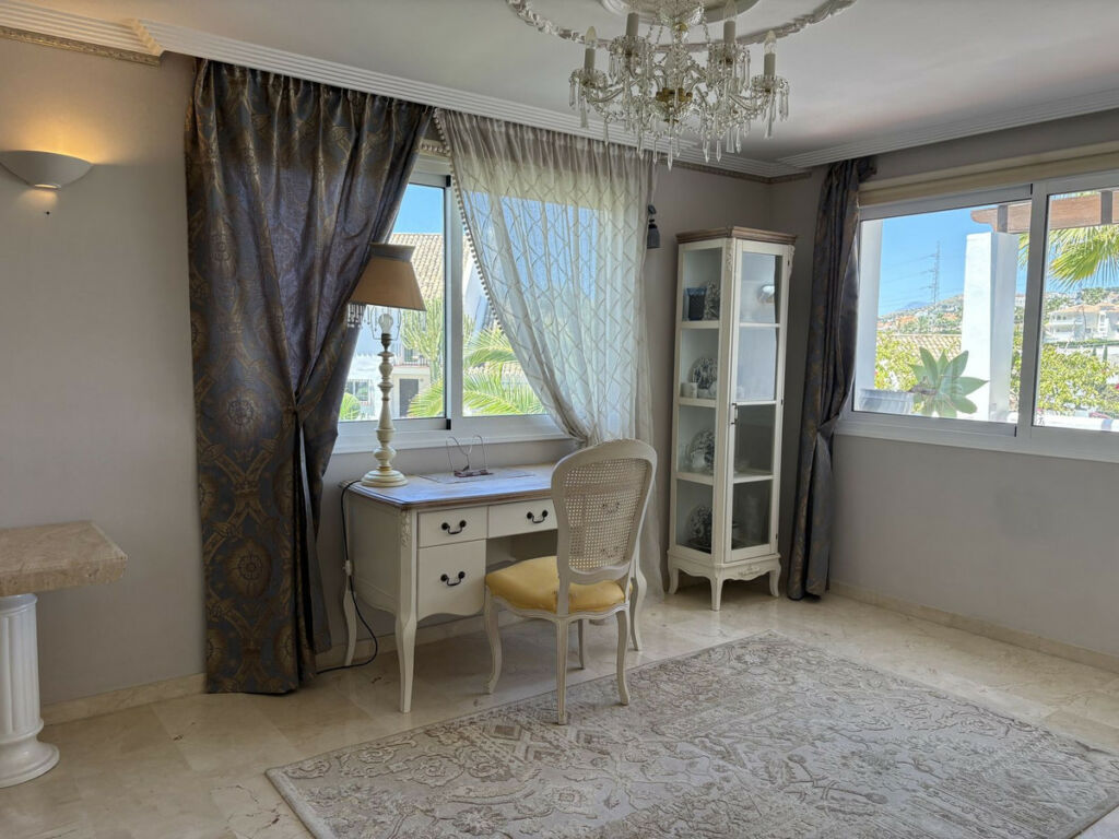 Townhouse Riviera del Sol Málaga - image 13
