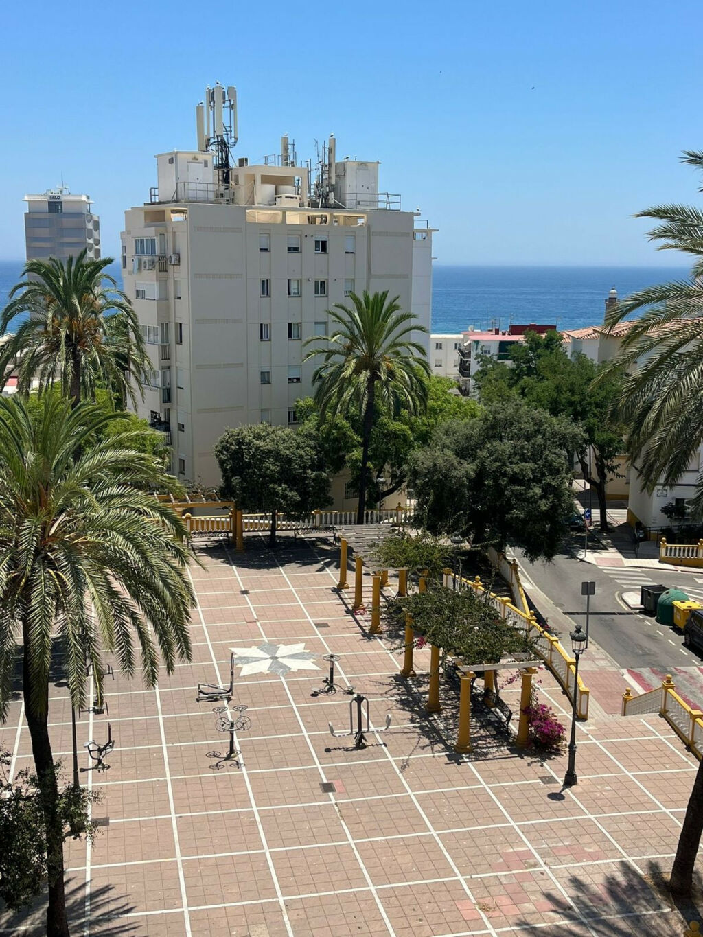 Middle Floor Apartment Estepona Málaga - image 14