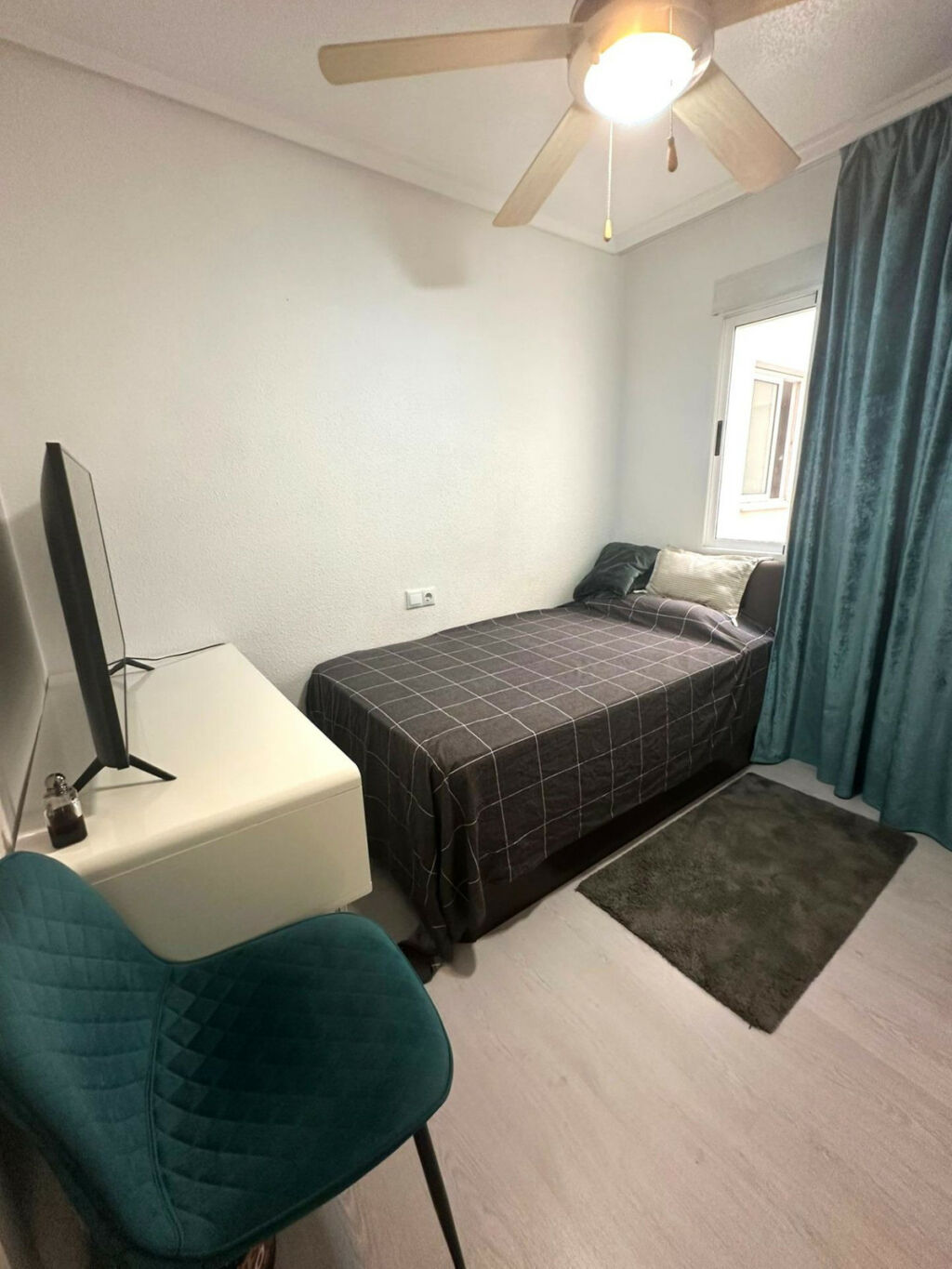 Middle Floor Apartment Torrevieja Alicante - image 14