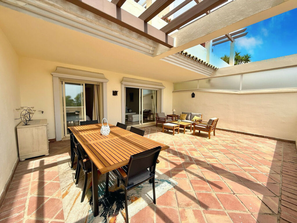 Middle Floor Apartment Nueva Andalucía Málaga - image 14