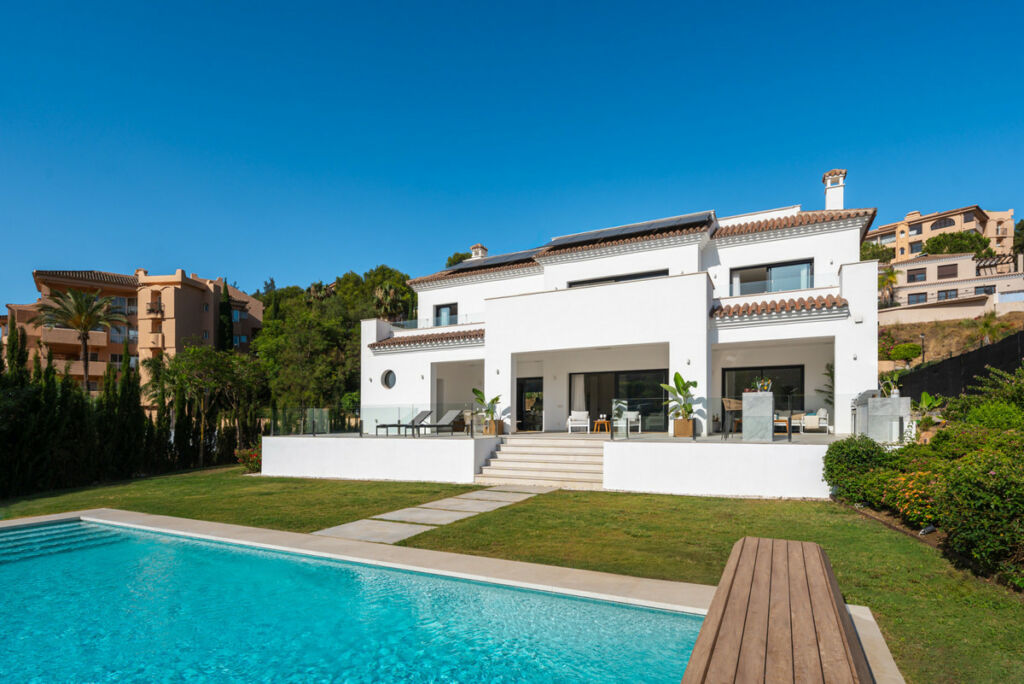 Detached Villa Elviria Málaga - image 14