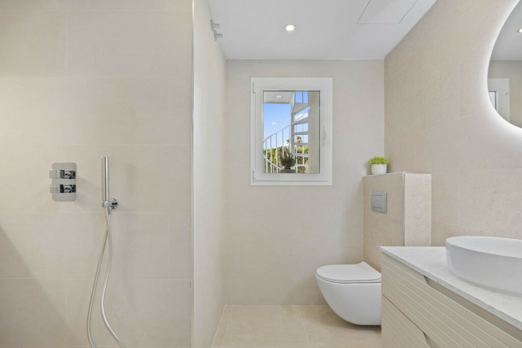 Penthouse Nueva Andalucía Málaga - image 15
