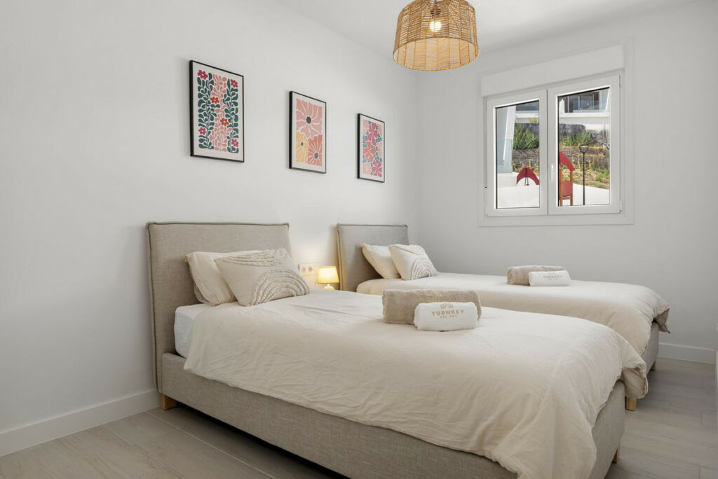 Middle Floor Apartment Estepona Málaga - image 14