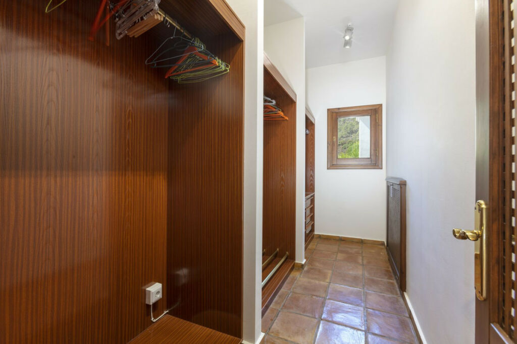 Detached Villa Benahavís Málaga - image 14
