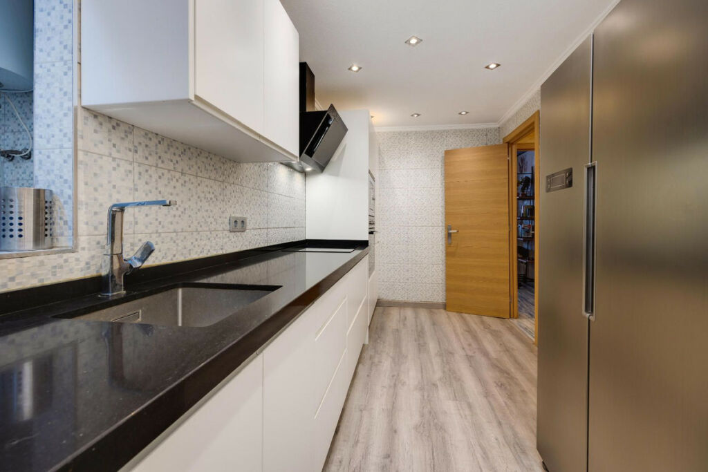 Middle Floor Apartment Torrevieja Alicante - image 14