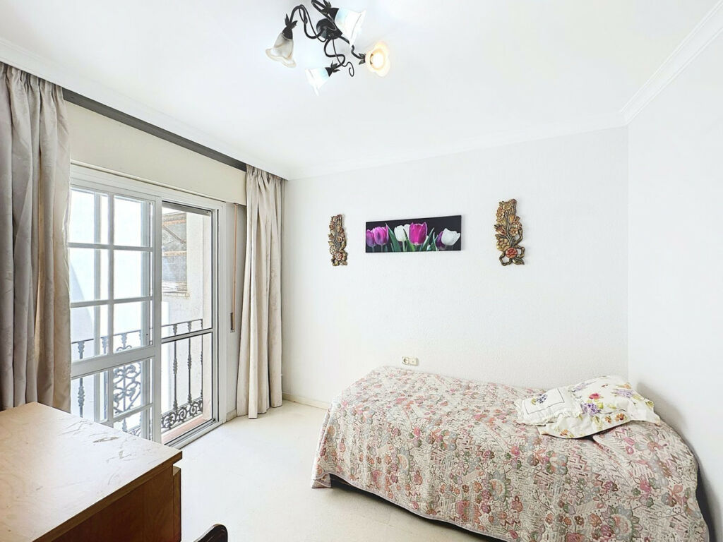 Middle Floor Apartment Estepona Málaga - image 14