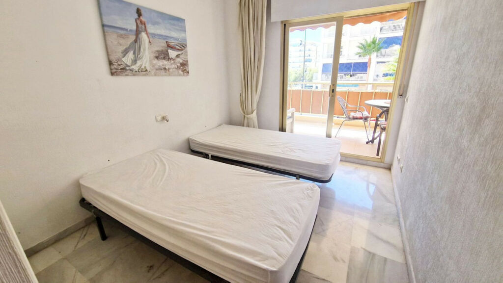 Middle Floor Apartment Fuengirola Málaga - image 14