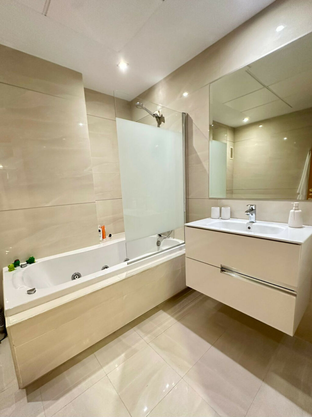 Middle Floor Apartment Estepona Málaga - image 15