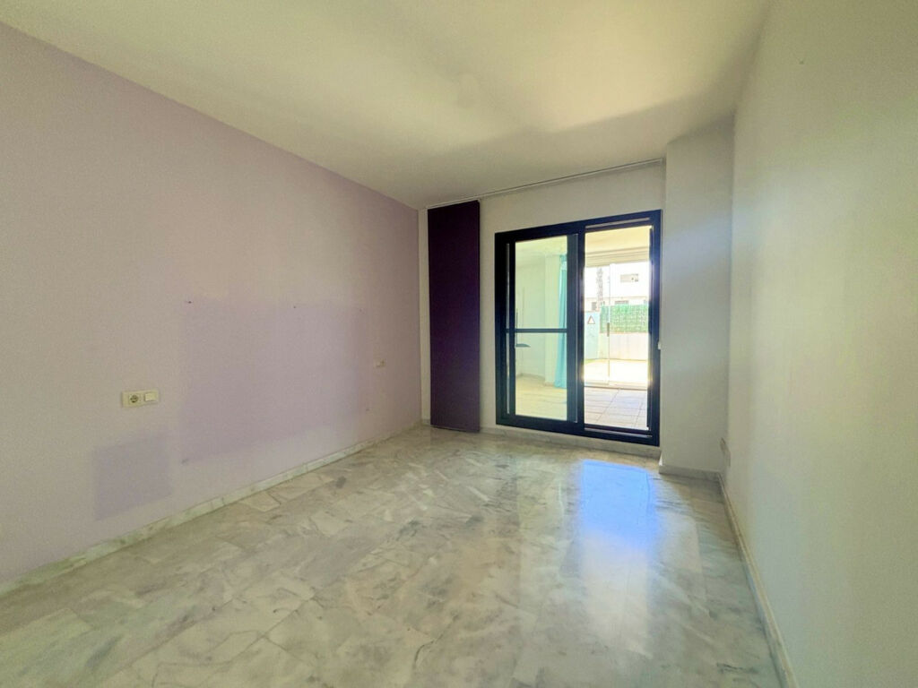Ground Floor Apartment La Alcaidesa Cádiz - image 14