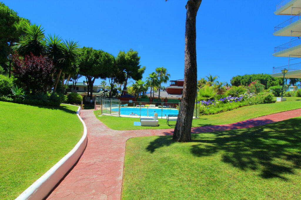 Middle Floor Studio Puerto Banús Málaga - image 23