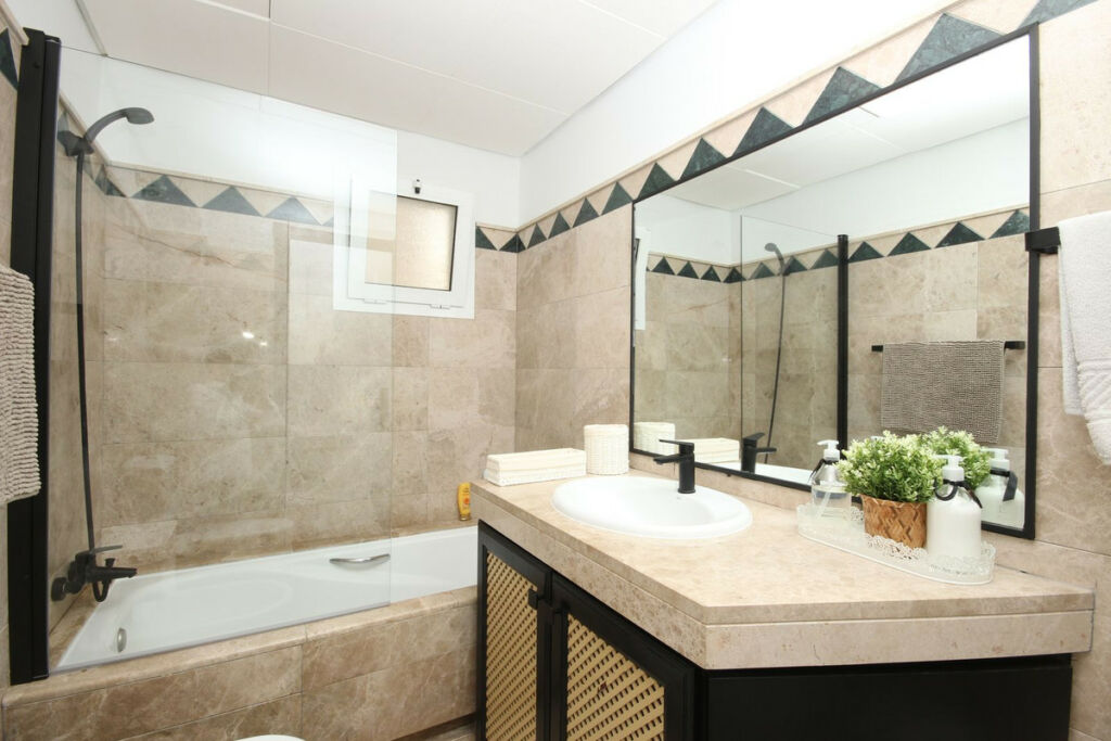 Middle Floor Apartment San Roque Club Cádiz - image 14