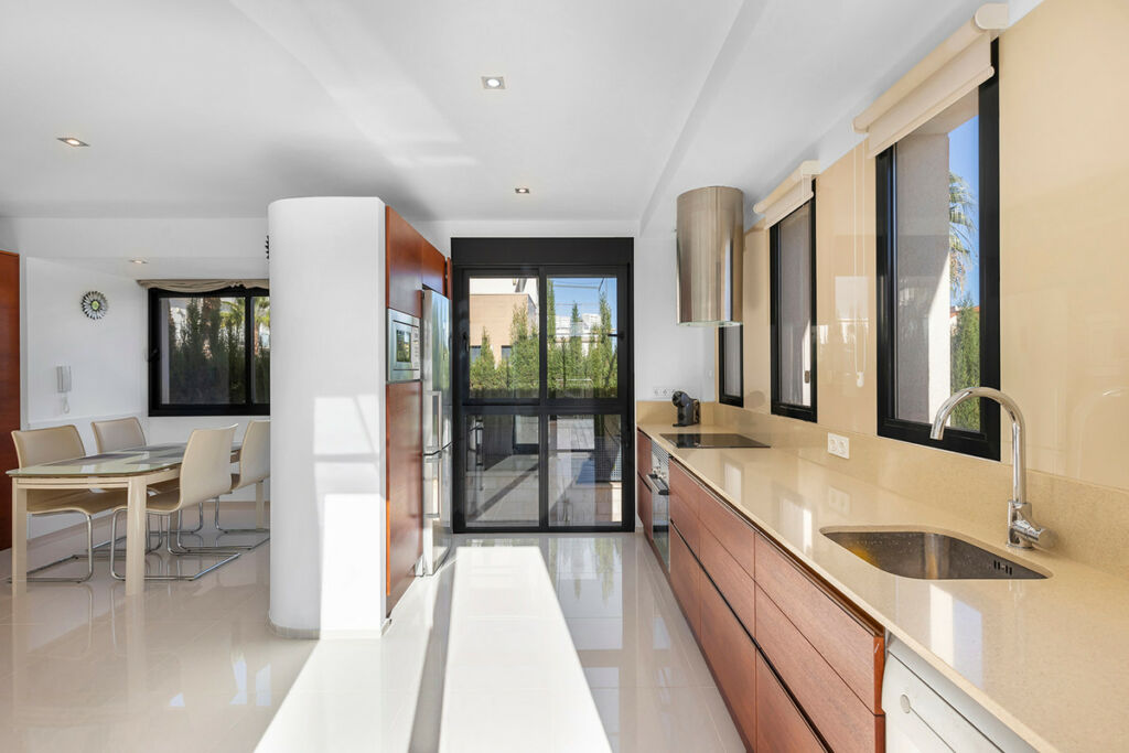 Detached Villa La Zenia Alicante - image 14
