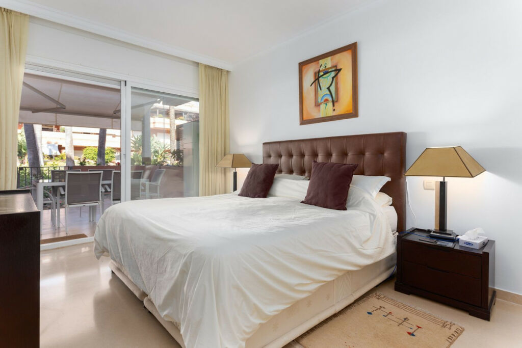 Ground Floor Apartment Puerto Banús Málaga - image 5
