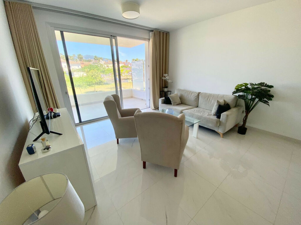 Middle Floor Apartment Estepona Málaga - image 14