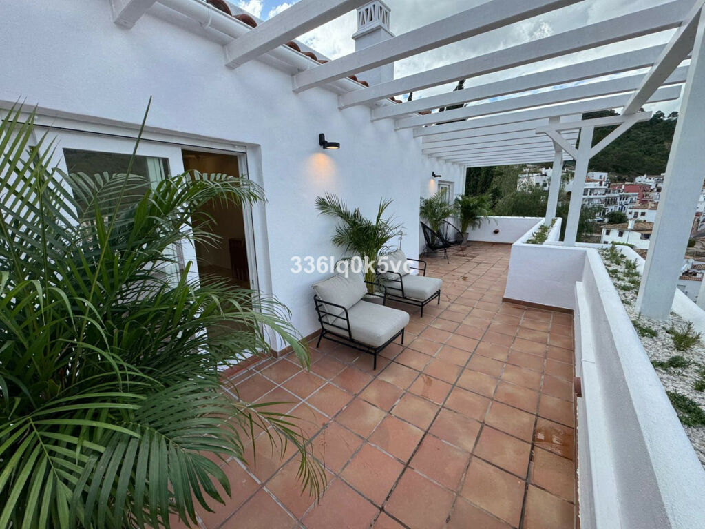Top Floor Apartment Benahavís Málaga - image 14