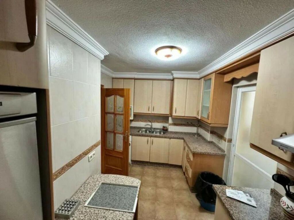 Middle Floor Apartment San Luis de Sabinillas Málaga - image 2