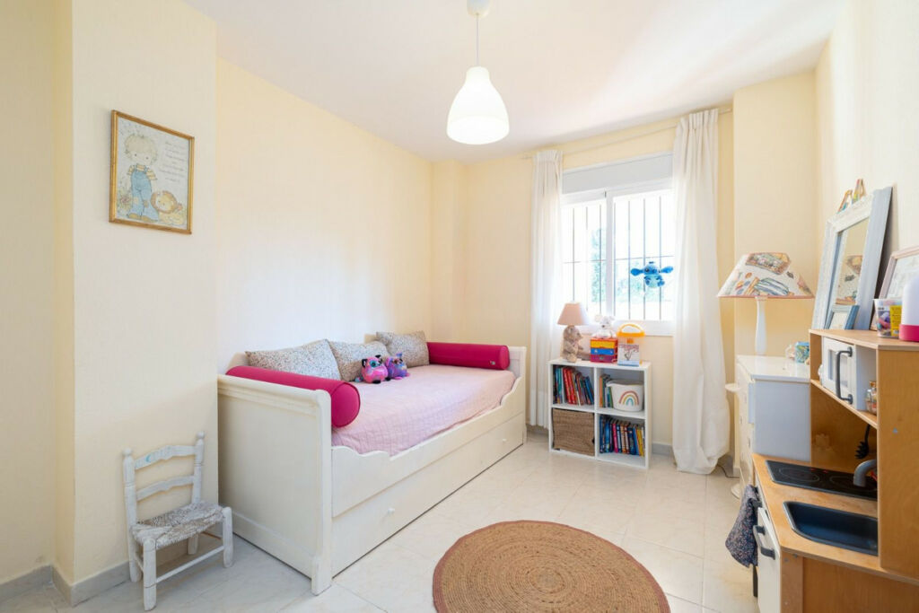 Middle Floor Apartment Riviera del Sol Málaga - image 14