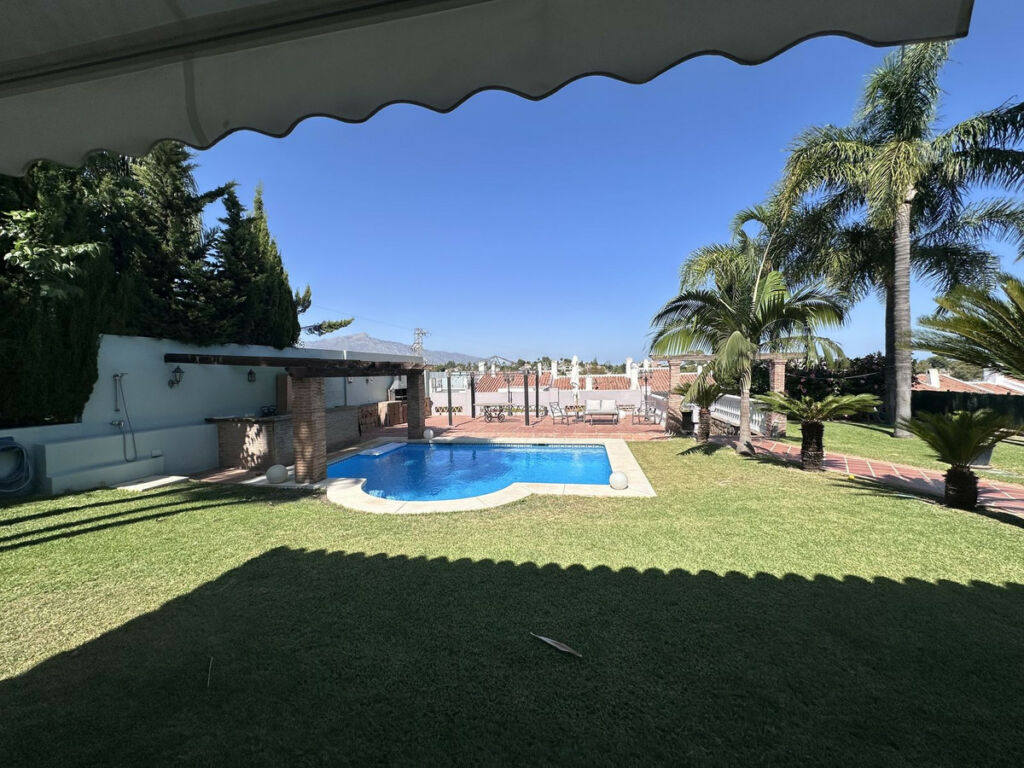 Detached Villa Bel Air Málaga - image 14