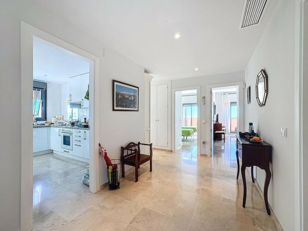 Penthouse Manilva Málaga - image 14