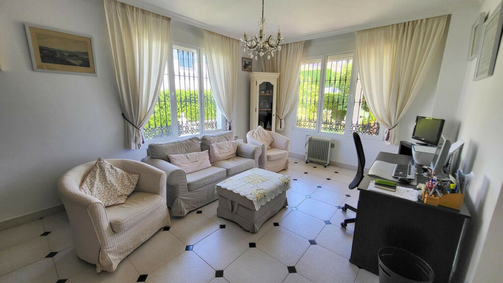 Detached Villa Elviria Málaga - image 15