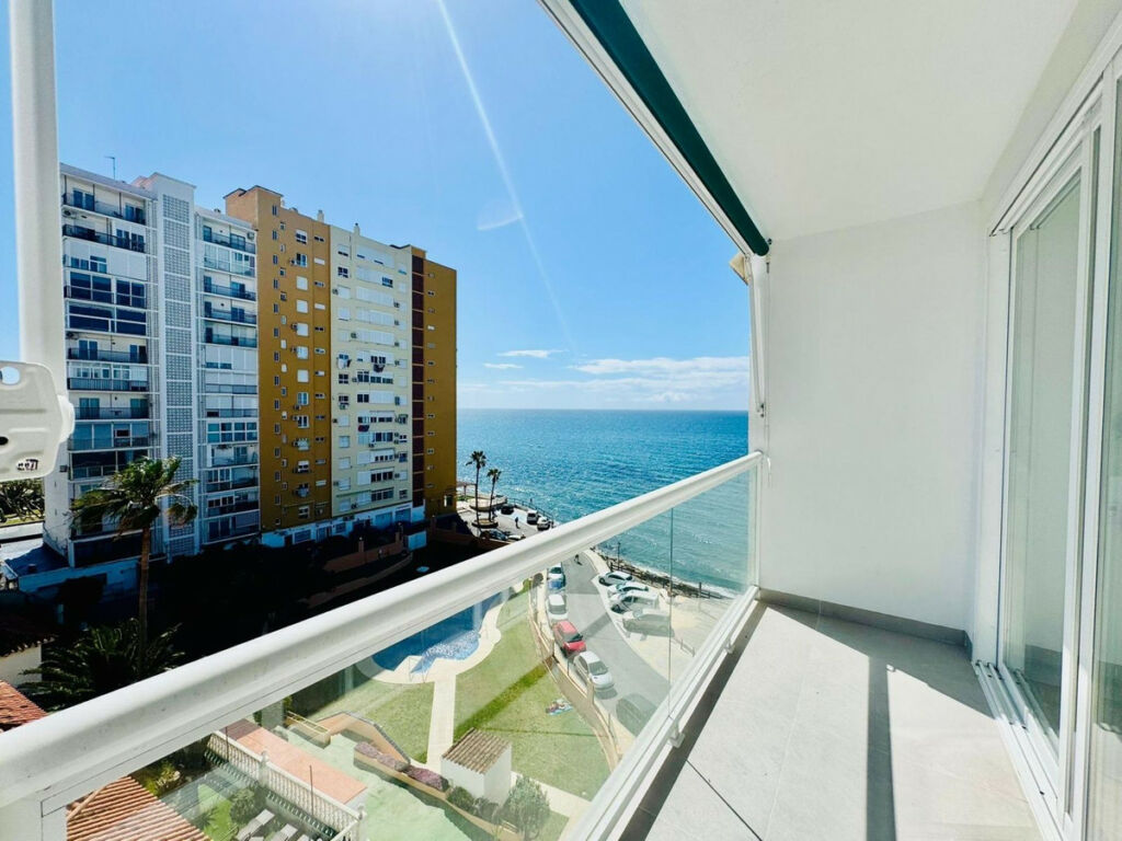Middle Floor Apartment Calahonda Málaga - image 15