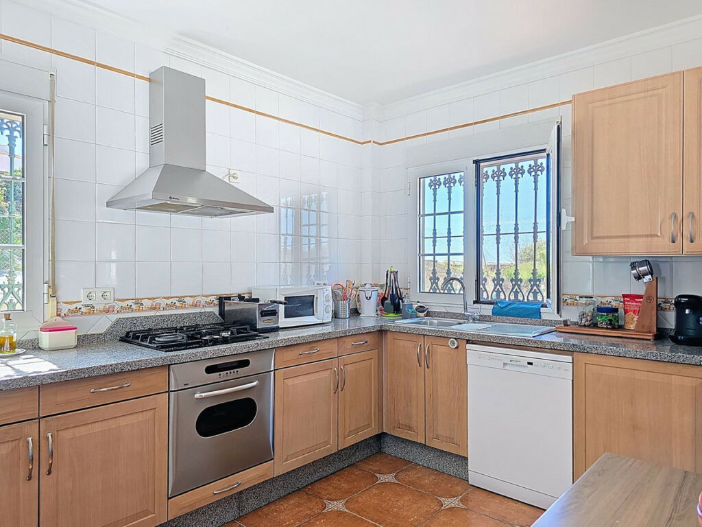 Detached Villa Canillas de Albaida Málaga - image 14